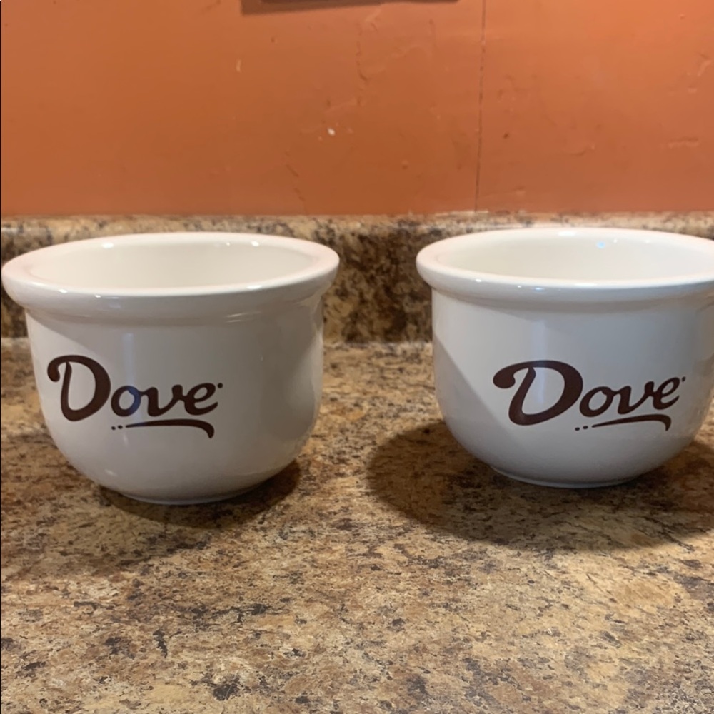 mug set of 2 ice cream or soup 
With Dove logo.nonsmoking, pet-free house